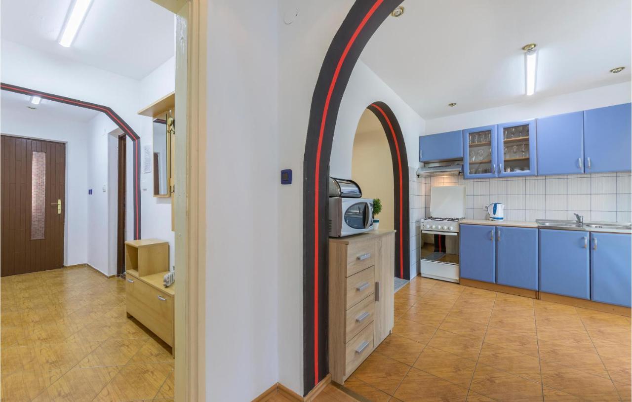 Nice Apartment In Pula With Kitchen Exteriör bild