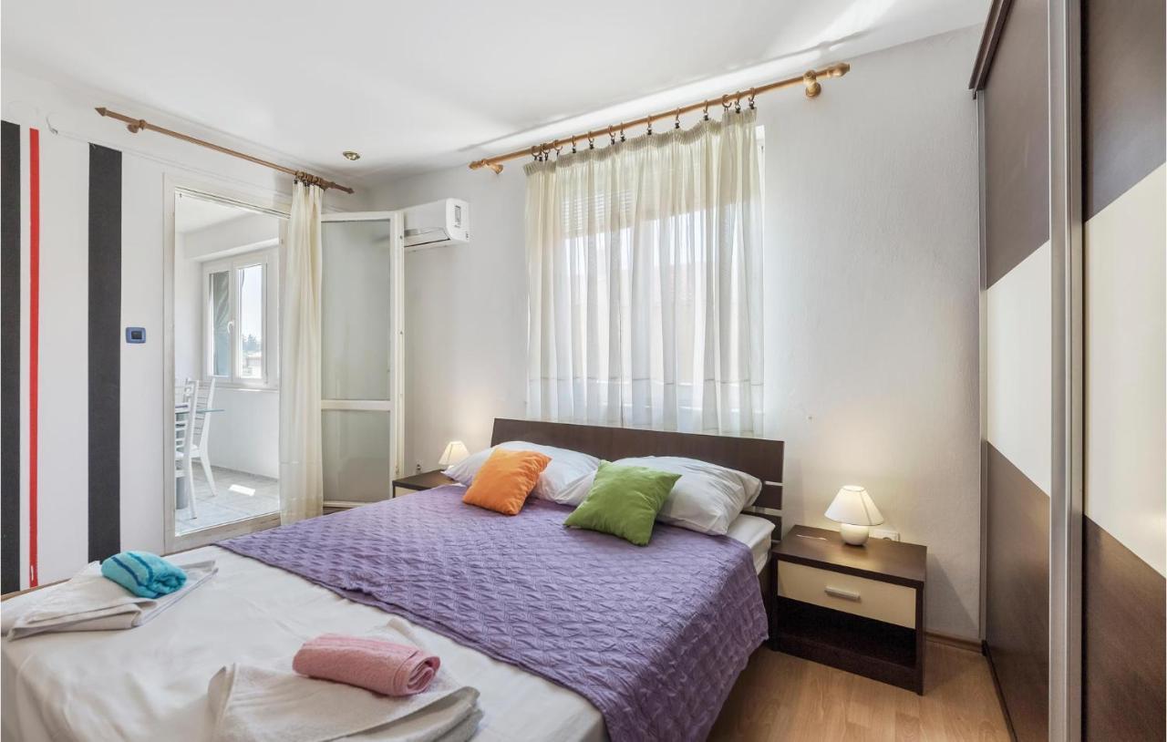 Nice Apartment In Pula With Kitchen Exteriör bild