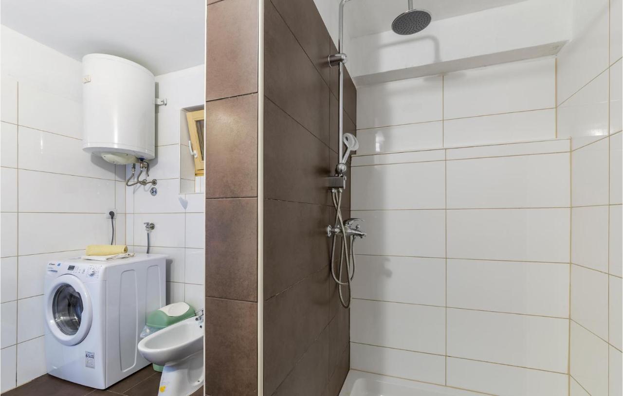 Nice Apartment In Pula With Kitchen Exteriör bild