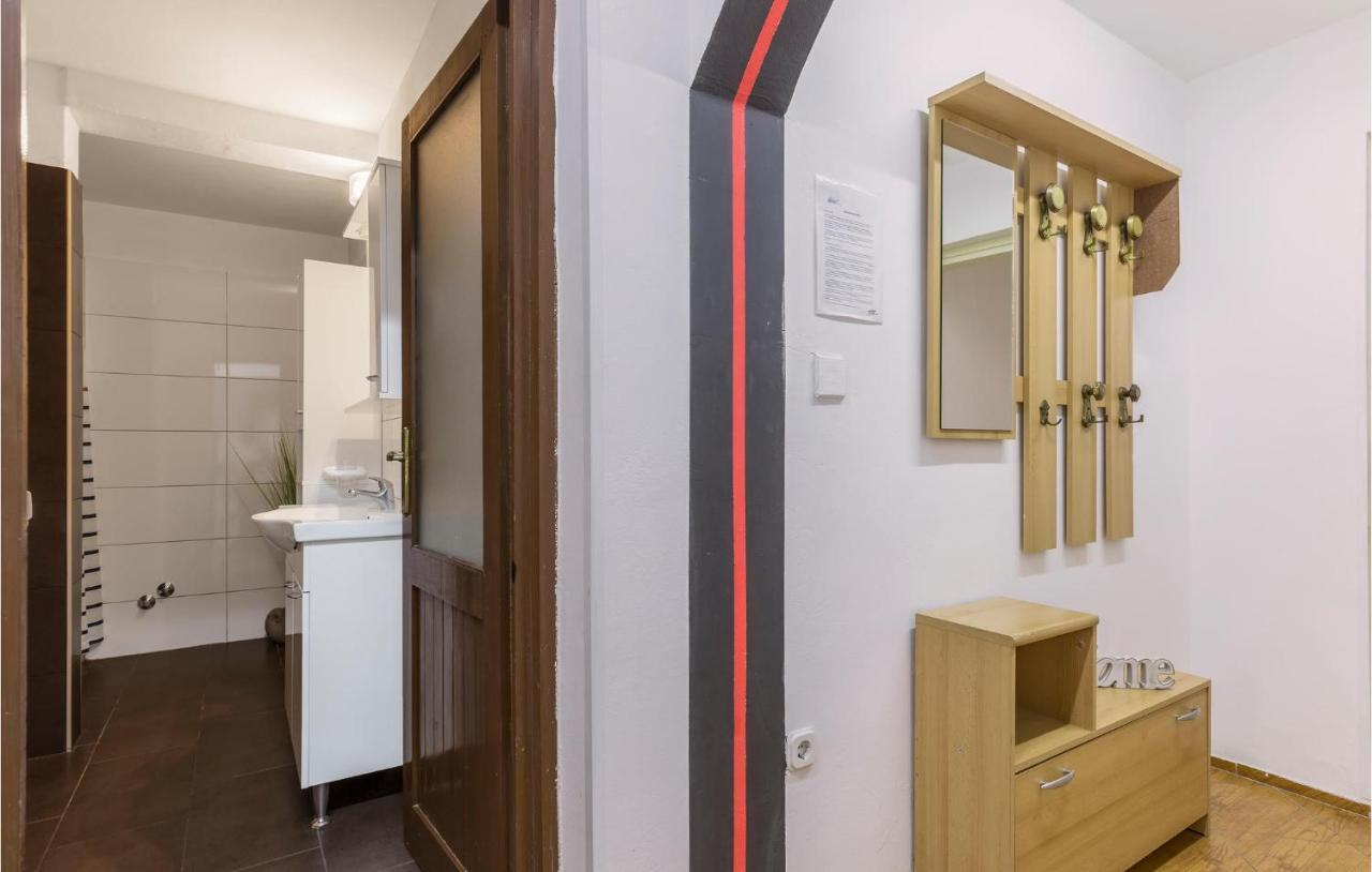 Nice Apartment In Pula With Kitchen Exteriör bild